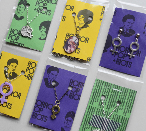 Uppdaterad grafisk profil (logotyp, förpackningsdesign, webbdesign m.m.) till egna webshopen HORROR POP + RIOTS, 2015.