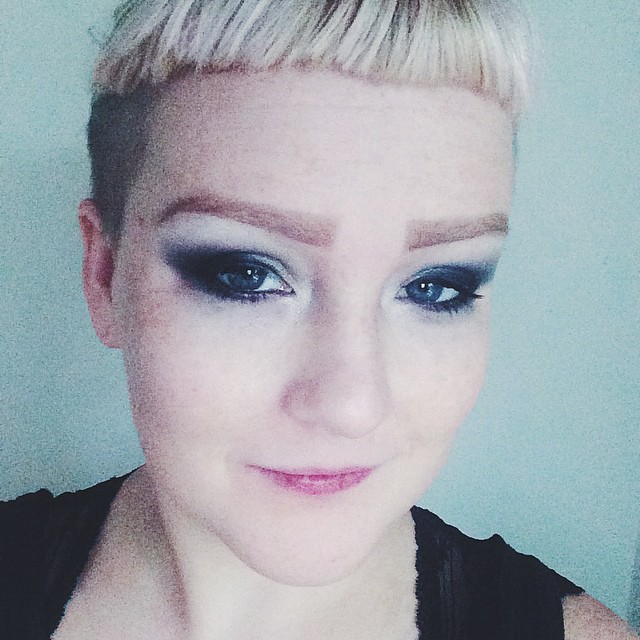 Testar all in smokey eyes
