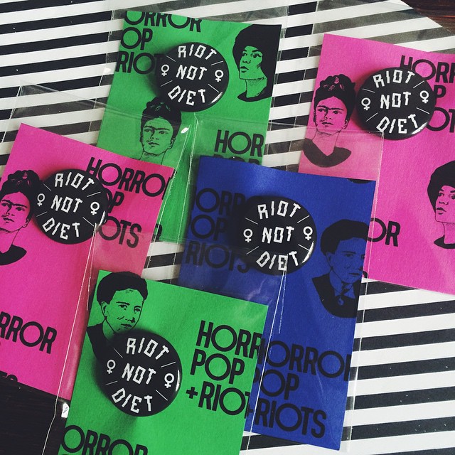 BIG UP 🙌 till denna BIG FIVE som får en pin från horrorpopriots.com: 👑 @gurl.powur 👑 @smulsex 👑 @marcela_sc 👑 @moakaaarlsson 👑 @mamamalmoe .
DM:a mig er adress, så skickar jag en bad ass pin till er.