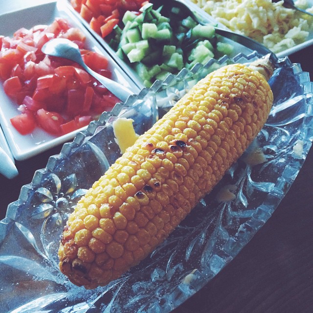 Smörad och saltad - som jag gillar min mat i allmänhet. Färsk 🌽 #hejblekkäter