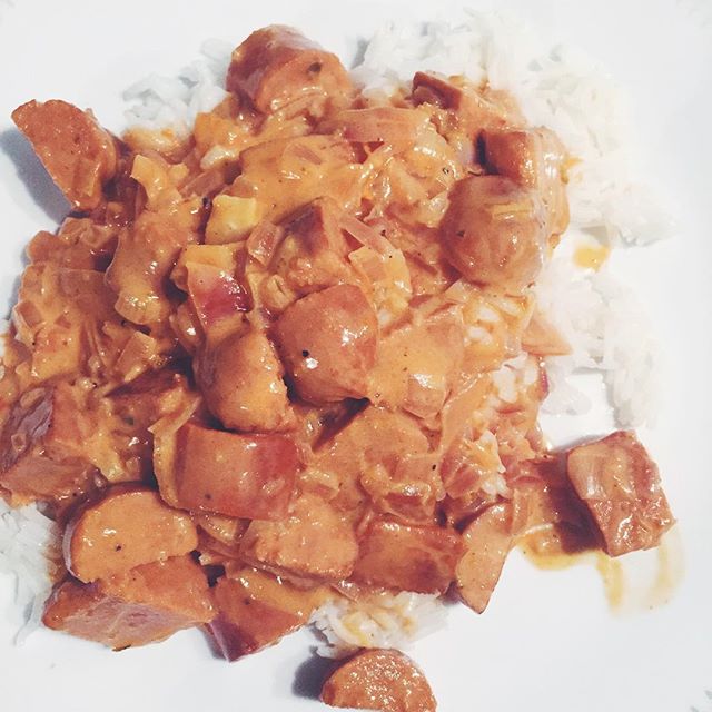 Nä men om man skulle äta lite korv stroganoff och kolla på Antichrist en tisdag som denna. ¯\_(ツ)_/¯ #hejblekkäter #vadveganeräter