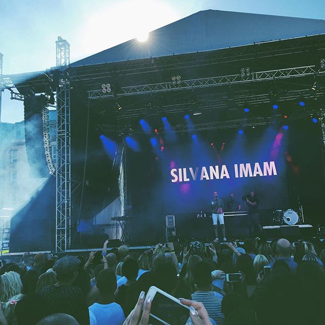 GÖTEBOOOOOOORG!!!! 🙌 SÄG TILL RIHANNA JAG VILL HA HENNE