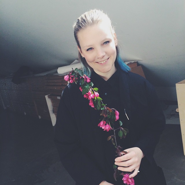 I Dalsland och firar denna fantastiska textilelev och lillasyster som vann pris för sitt hantverk! 👊🎈❤️