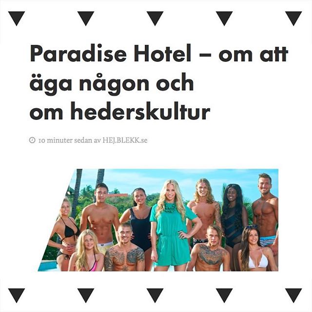 Äntligen har PARADISE HOTEL börjat! Och självklart har jag dissekerat de första två avsnitten. ✖️ .
"En annan sak som slog mig var hur starkt de första två avsnitten bäddade in Fridas sexualitet i en hederskultur. Första avsnittet hette "Vad ska pappa säga?" och handlade om vad Fridas pappa skulle tycka om att hon hade sex i tv med Adrian första kvällen på hotellet.
Det är intressant att man alltid så starkt hävdar att hederskultur inte existerar i Sverige, att det är ett kulturellt fenomen som inte har någon plats här. Det är inte ett kulturellt fenomen, det är ett patriarkalt fenomen, och eftersom hela världen genomsyras av ett patriarkat existerar givetvis hederkultur även här.” .
✖️ .
Länk till blogginlägget i bio.